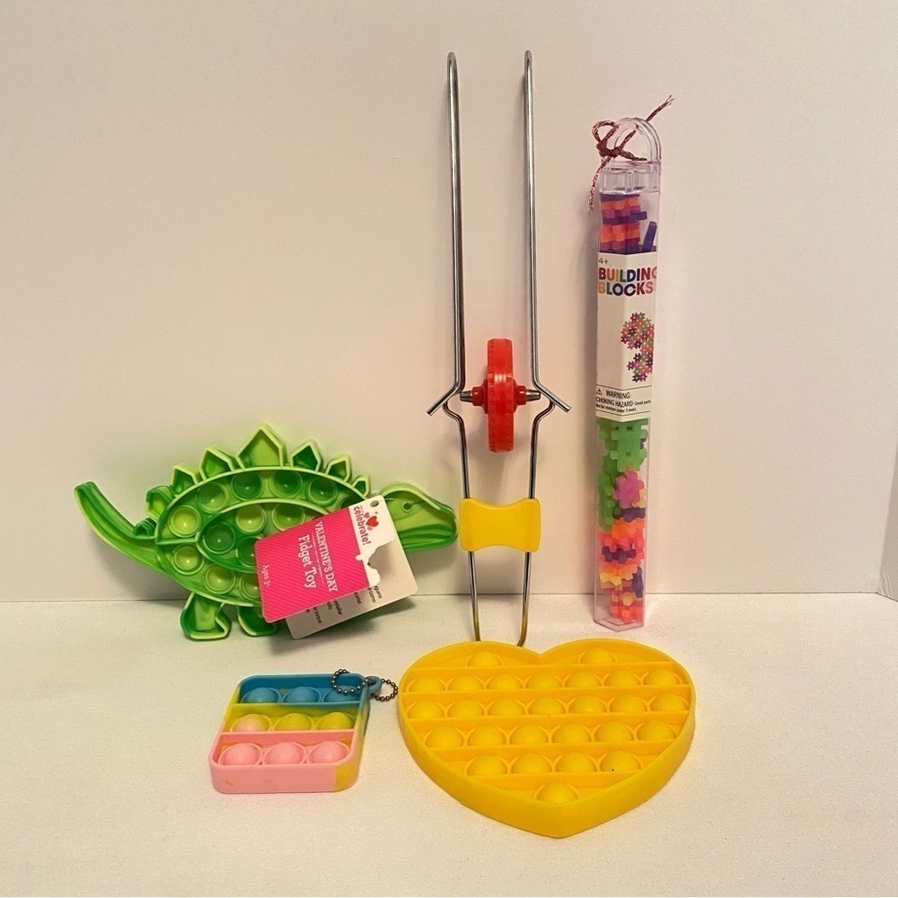 Bubble Popper Dinosaur/ Heart/ Keychain/ Building Blocks/Magnetic Wheel Toys
